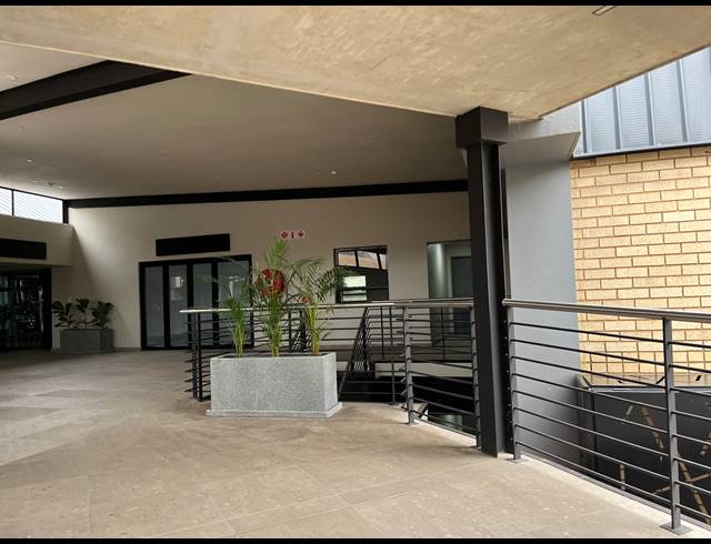 149M² OFFICE TO LET IN SUNNYROCK